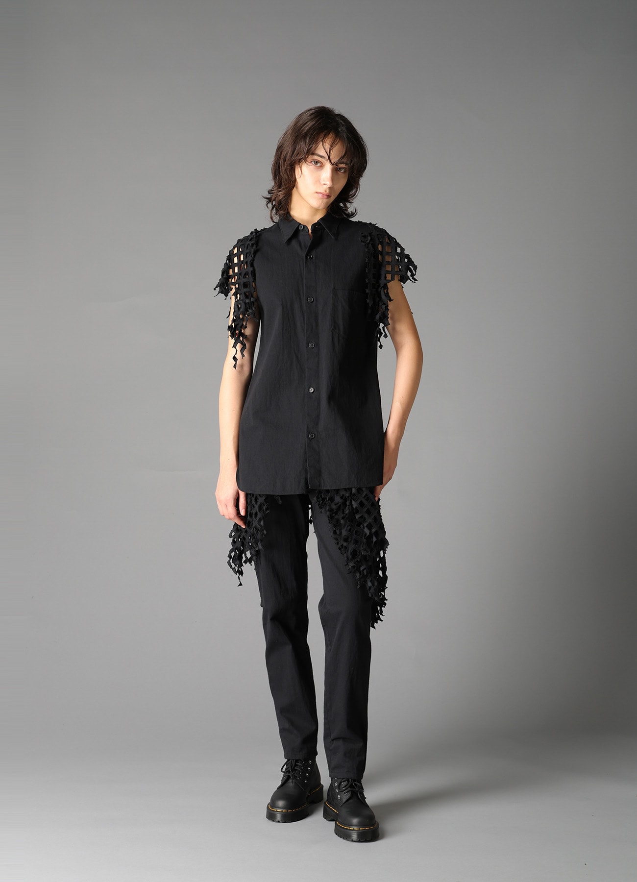 BLACK DENIM DESIGNED SLEEVE BLOUSE B(S Black): LIMI feu｜THE SHOP
