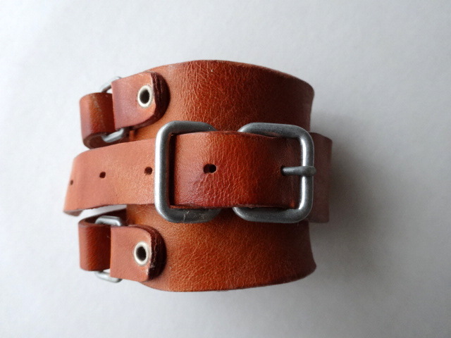 PEEL&LIFT leather wrist strap レザーリストバンド・camel - tity