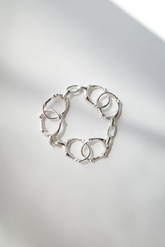 TAKAHIROMIYASHITATheSoloist. bone shaped carabiner bracelet.-S- - tity