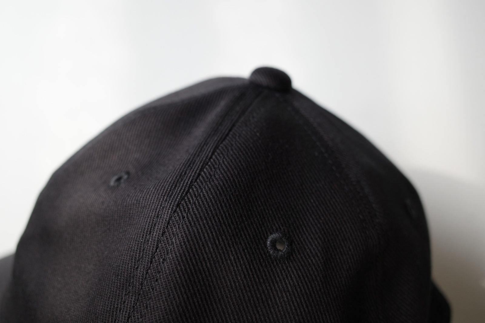 mister it. Moi-cap-misterit・black - tity