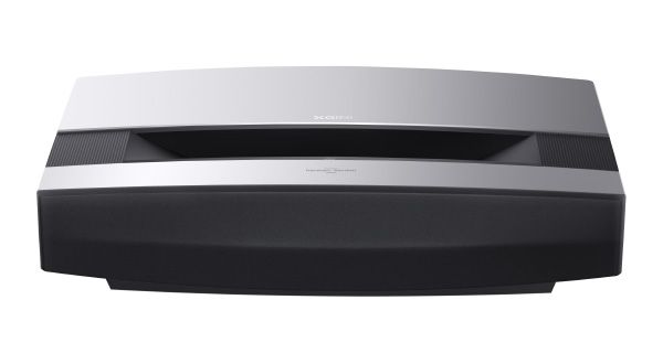 XGIMI AURA】 壁面からわずかな距離を離すだけで大画面投影ができる4K