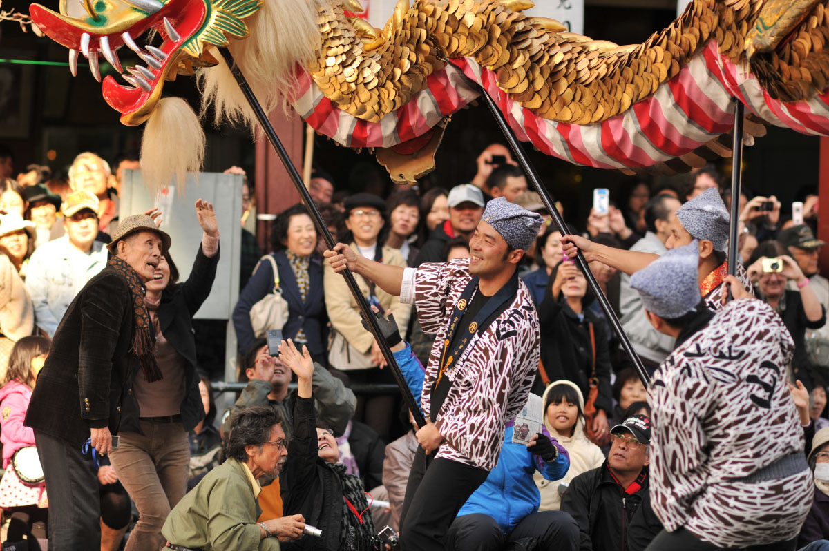 The Dance Of The Golden Dragon – Asakusa | Tokyobling's Blog