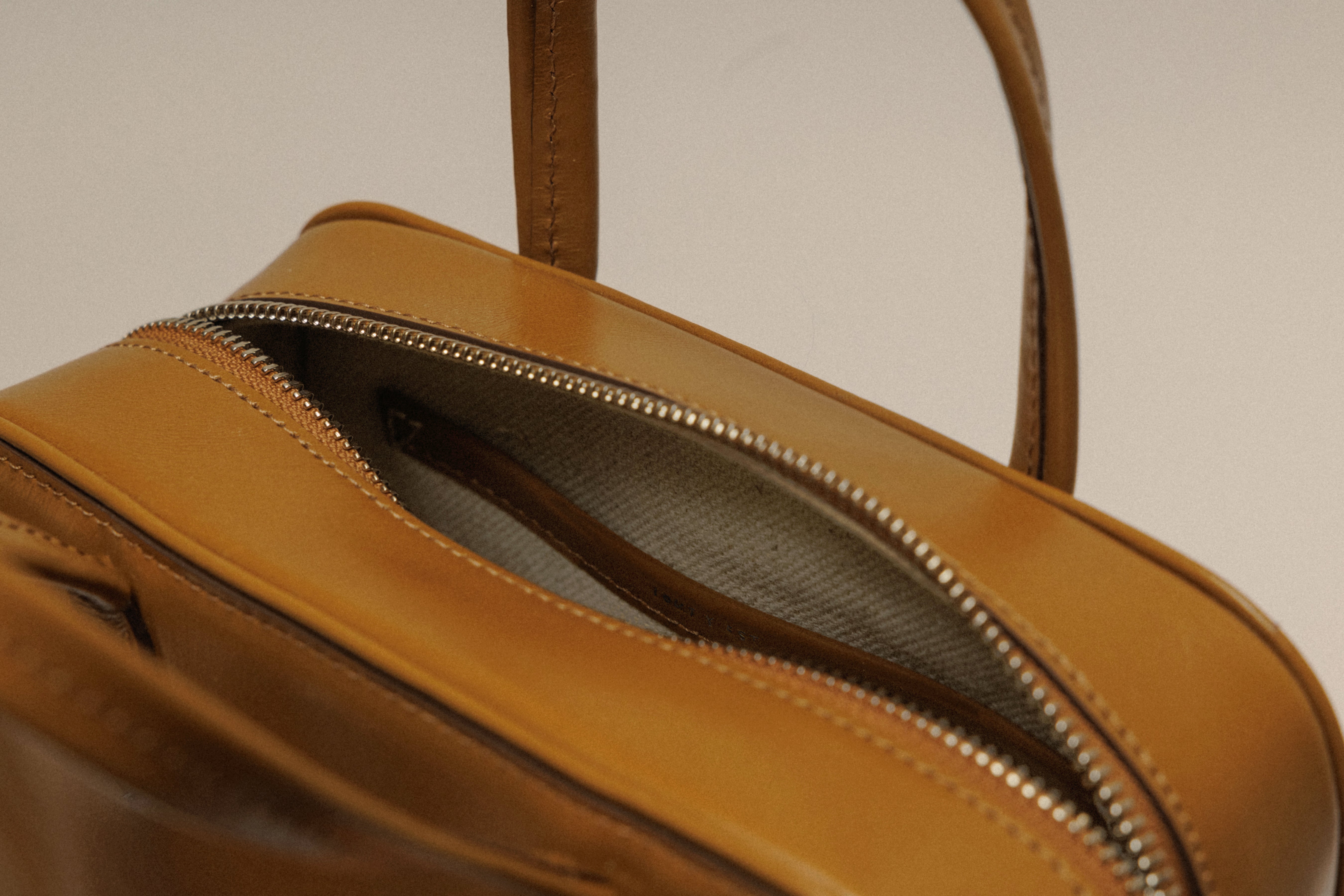 SAC LOQUET MINI CARAMEL – TOUT Y EST JP