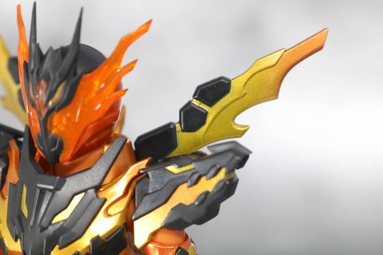 S.H.フィギュアーツ 仮面ライダークローズマグマ レビュー | トイハコ