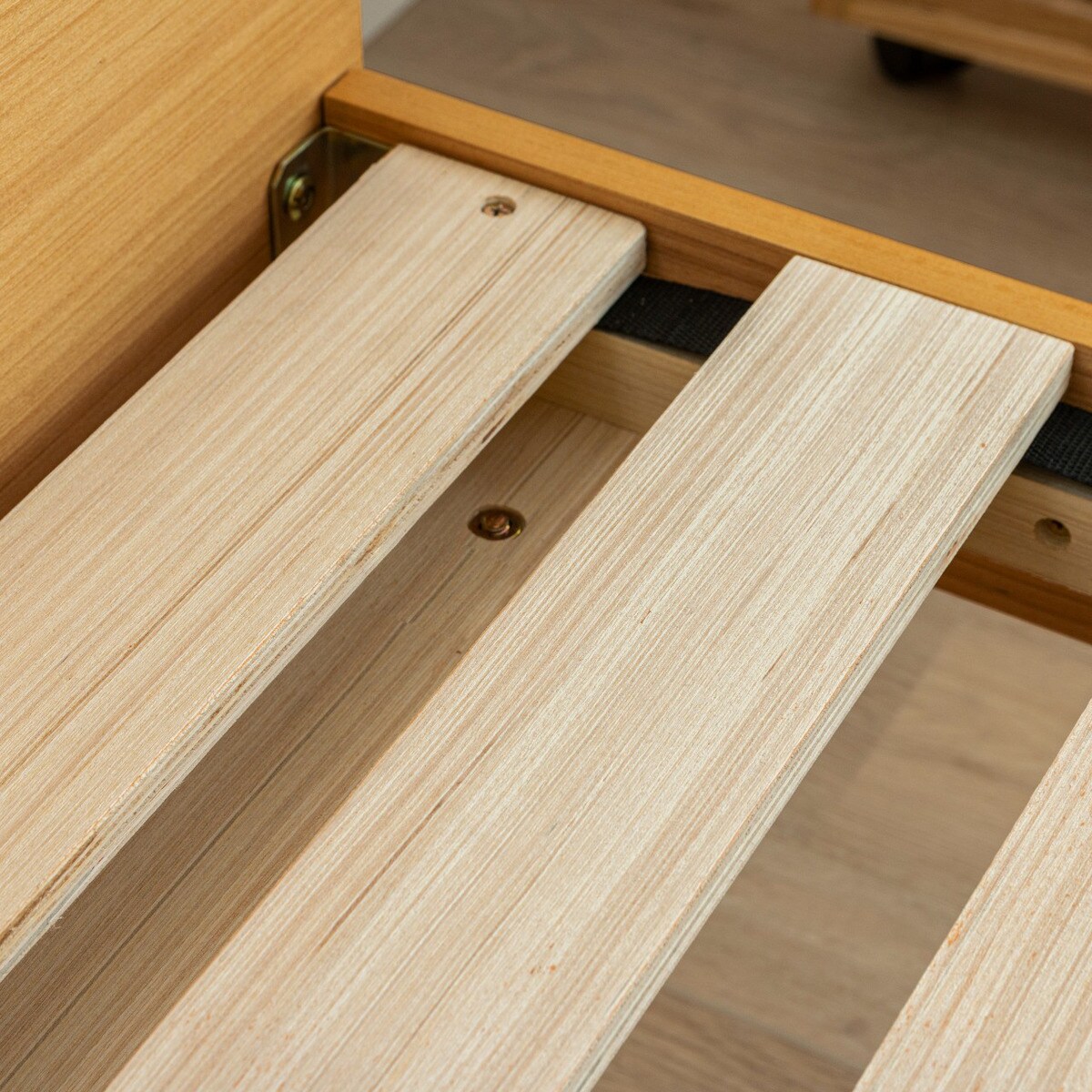 楽天市場】シングル棚・コンセント付き高さ3段階調整すのこベッド（STL