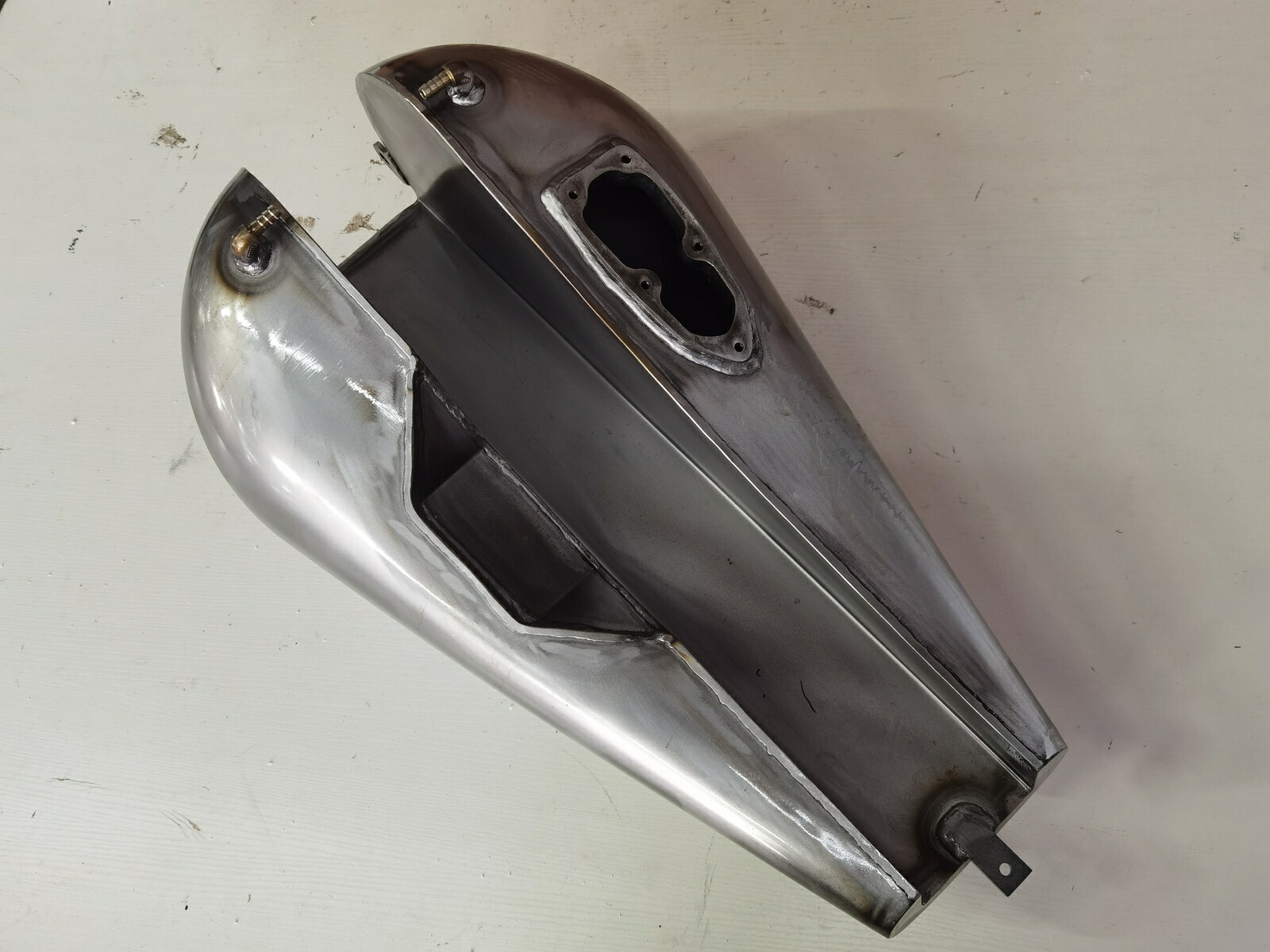 楽天市場】T-119 ソフテイル SOFTAIL 2018年以降 ストレッチタンク