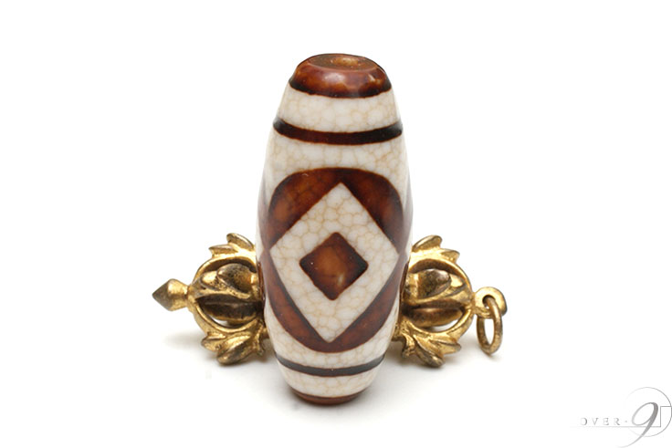 ペー、秘蔵上肯紅天珠‼️西蔵老礦紅玉髄米粒型虎牙三眼天珠 上肯天珠・虎牙三眼天珠 – 天然石の店 ふうちゃん