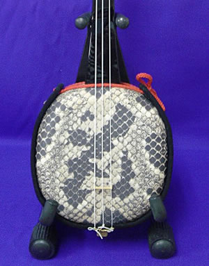 楽天市場】三線立て（折りたたみ）【送料無料】【三線立て,三線