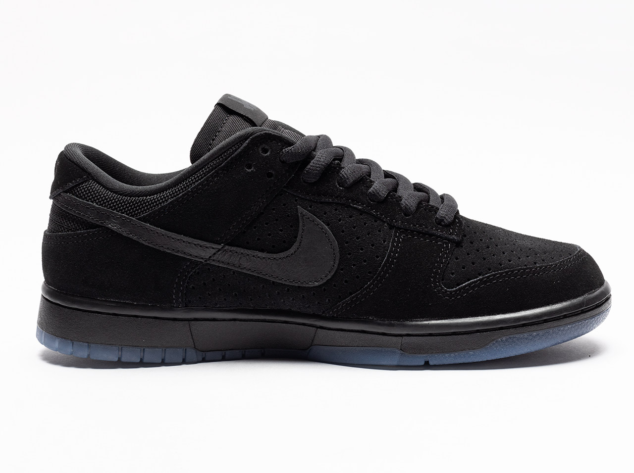 楽天市場】UNDEFEATED × NIKE DUNK LOW SP BLACK アンディフィーテッド