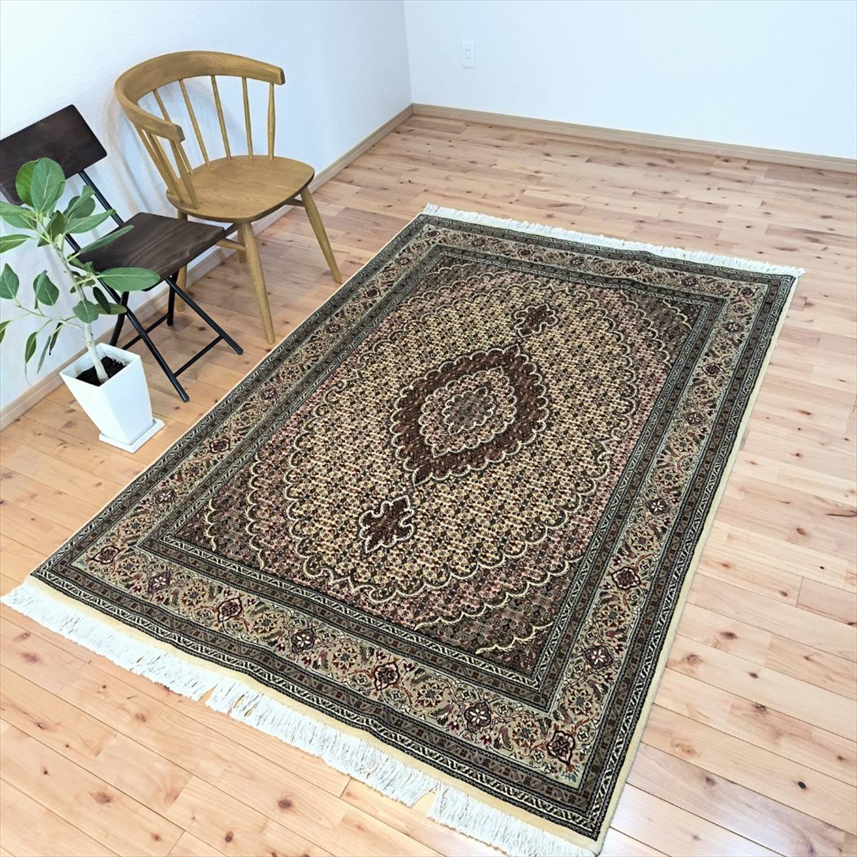 楽天市場】ペルシャ絨毯 【本物イラン産】 タブリーズ産 ベージュ マヒ