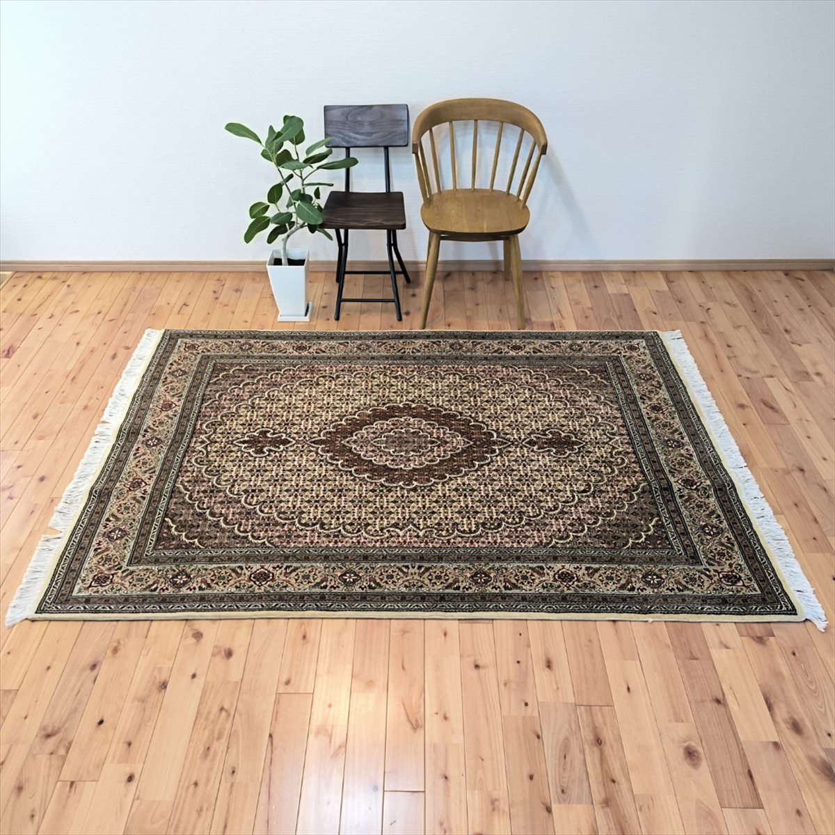 楽天市場】ペルシャ絨毯 【本物イラン産】 タブリーズ産 ベージュ マヒ