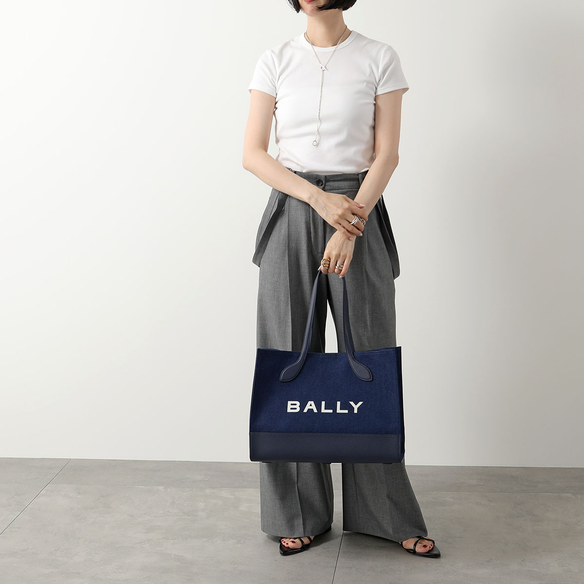 楽天市場】BALLY バリー トートバッグ BAR KEEP ON EW WAE02X CV034