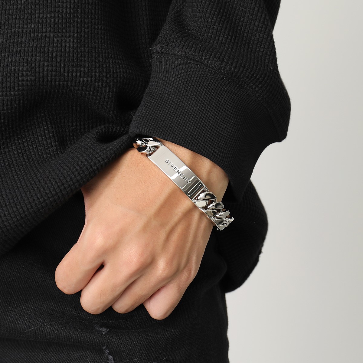 楽天市場】GIVENCHY ジバンシィ ブレスレット BN205B F003 メンズ ロゴ