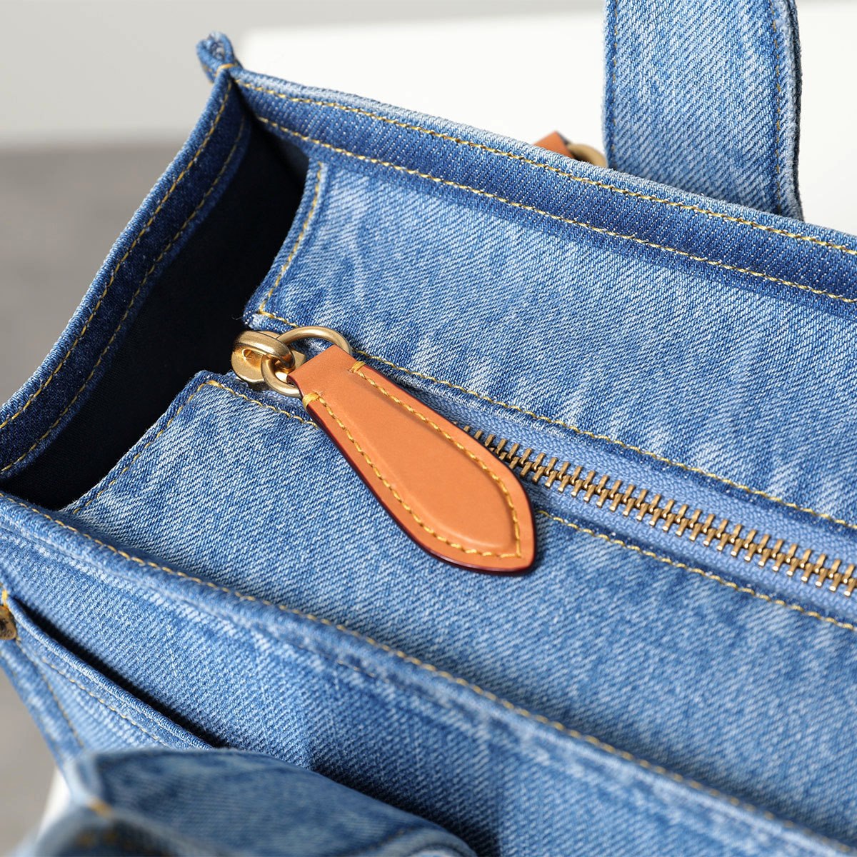 楽天市場】COACH コーチ トートバッグ DNM CARGO T CR657 レディース