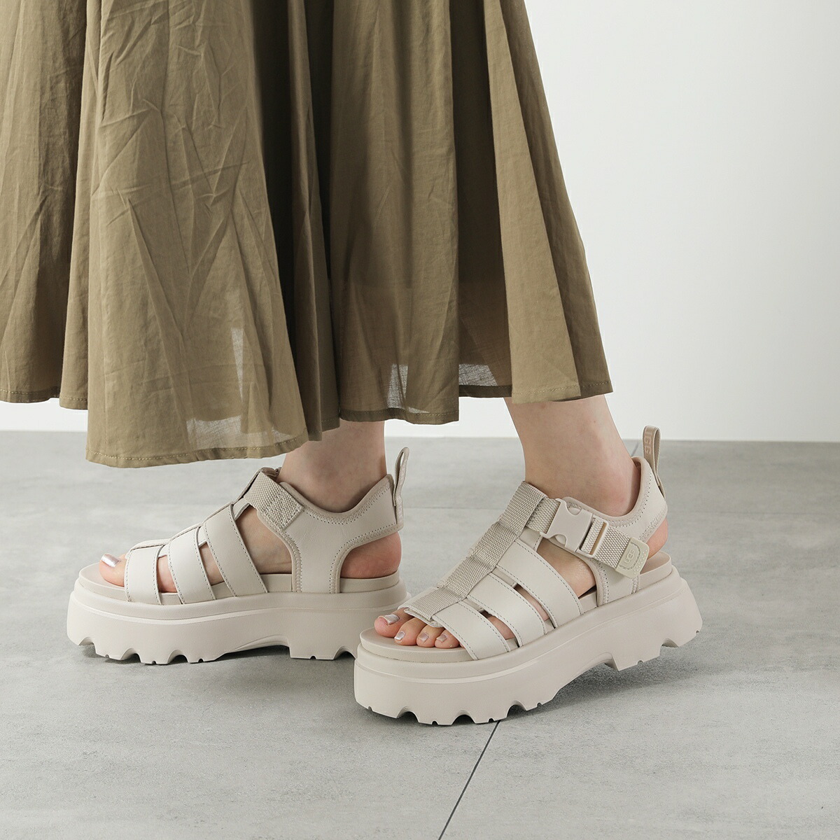 楽天市場】【最大2万円OFFクーポン対象・3/1限定】UGG アグ サンダル W