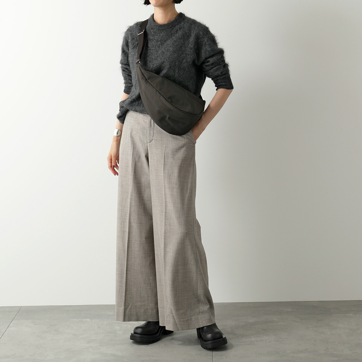 楽天市場】THE ROW ザ・ロウ ショルダーバッグ Slouchy Banana Two Bag