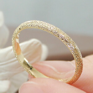 楽天市場】【ピンキー対応】K10WG/YG/PG スターダスト加工 甲丸リング