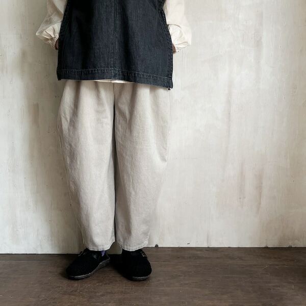 楽天市場】NARU(ナル) 8Wコーデュロイエッグパンツ 650875