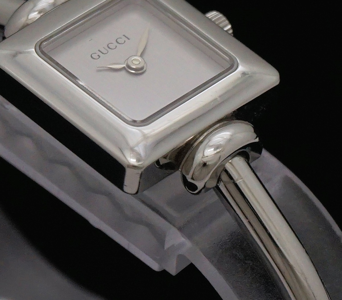 楽天市場】【ウォッチ】GUCCI グッチ バングル ウォッチ シェル文字盤