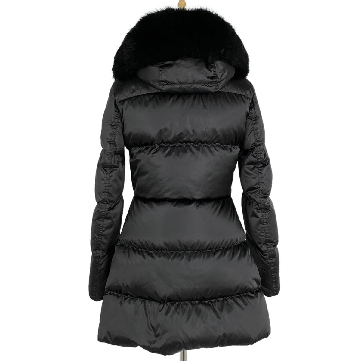 楽天市場】プラダ PRADA ロゴプレート ダウンコート ブルーフォックス