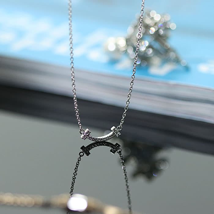 楽天市場】ティファニー ティファニーT ミニ スマイル ペンダント