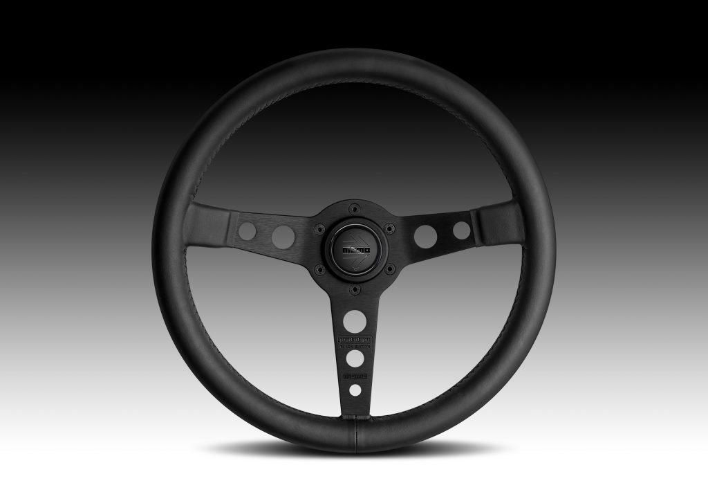 楽天市場】【当店全品P2倍以上！3/1 限定】MOMO モモ ステアリング P-5