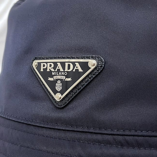 楽天市場】【送料無料】 プラダ ハット バケットハット ネイビー