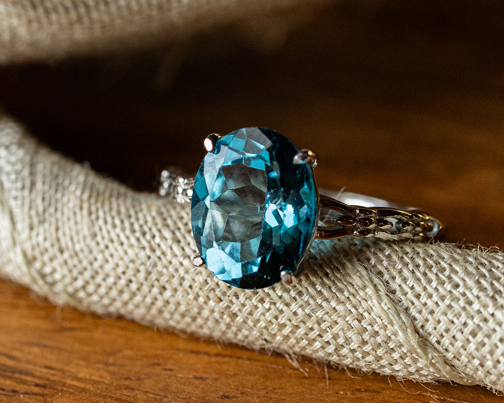 楽天市場】宝石質 ロンドン ブルートパーズ リング 約10X8mm シルバー