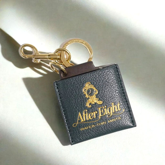 楽天市場】ANYA HINDMARCH アニヤハインドマーチ バッグチャーム