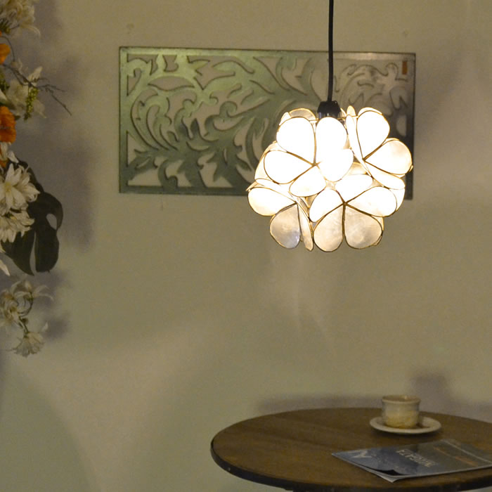 楽天市場】【LED電球標準】カピスシェル フラワーボール ペンダント