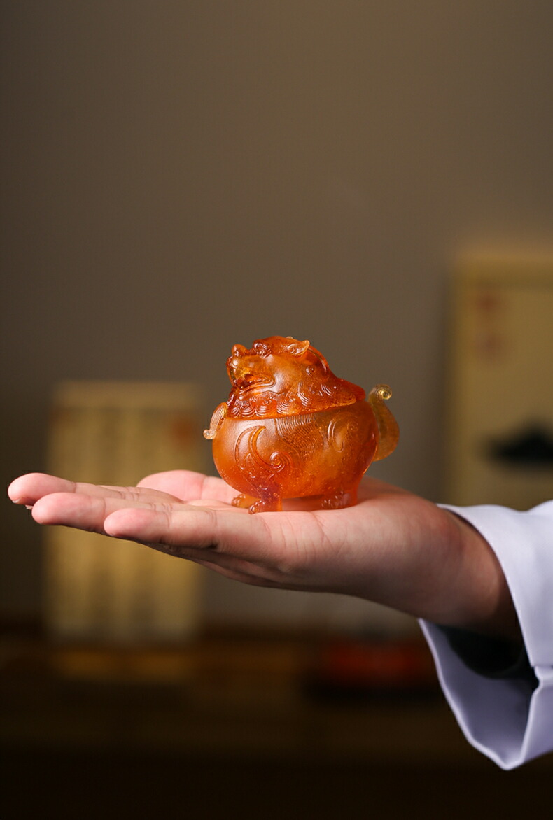 楽天市場】狻猊 さんげい 神獣 香炉 お香・線香立て 瑠璃 霊獣 彫り物