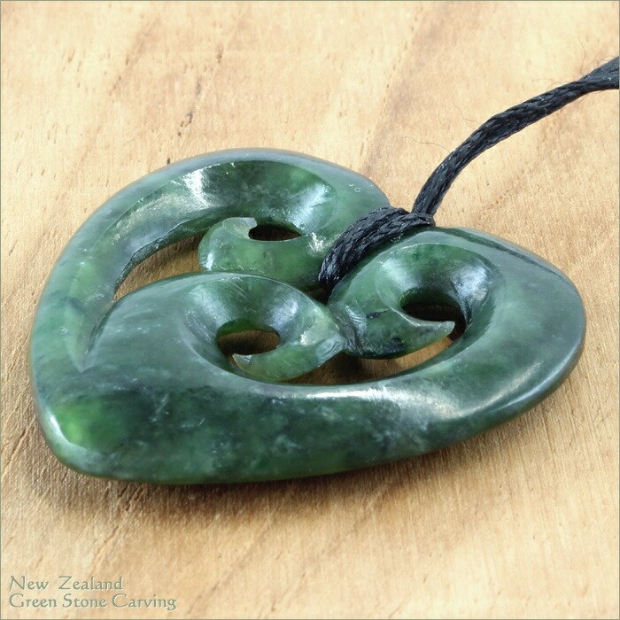 楽天市場】ニュージーランド マオリカービング ペンダント天然石