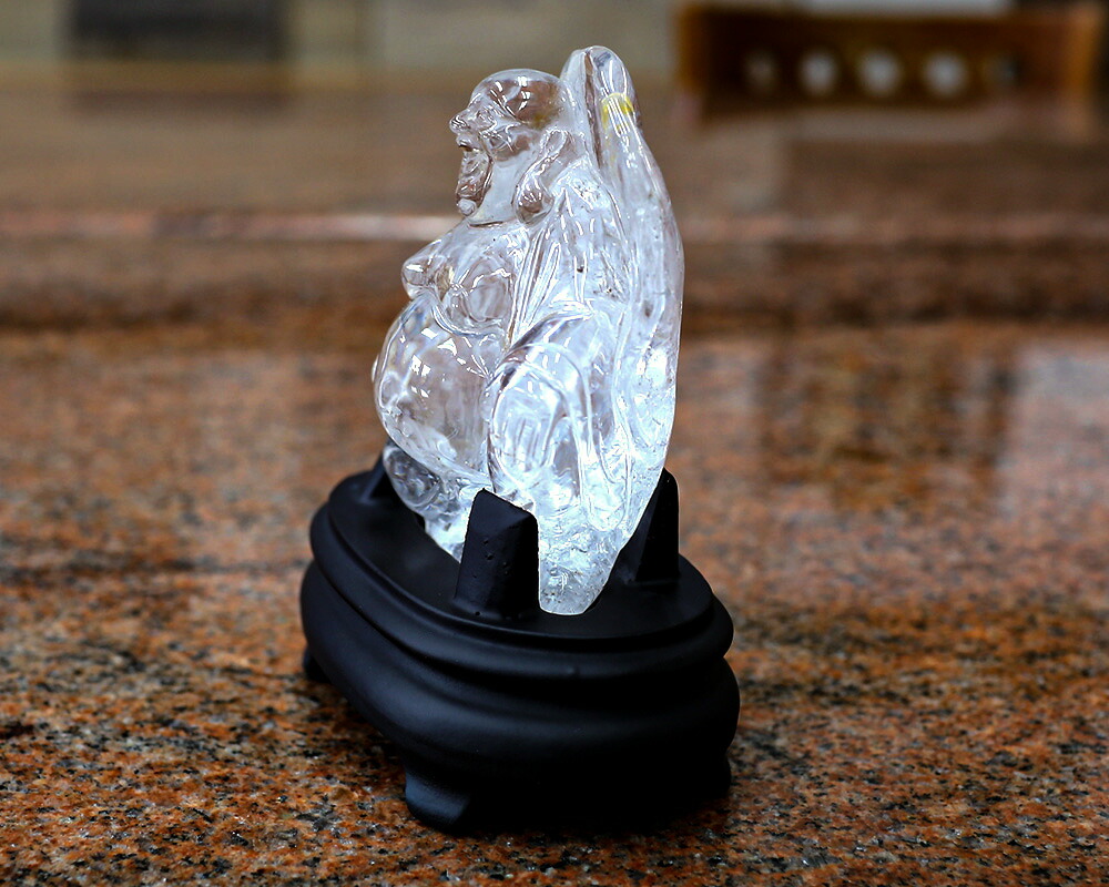楽天市場】天然水晶 布袋様 置物 レインボークォーツ 水晶 布袋様彫り