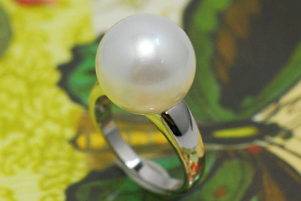 楽天市場】大珠 13mm 白蝶真珠 リング 群を抜く存在感の南洋真珠リング