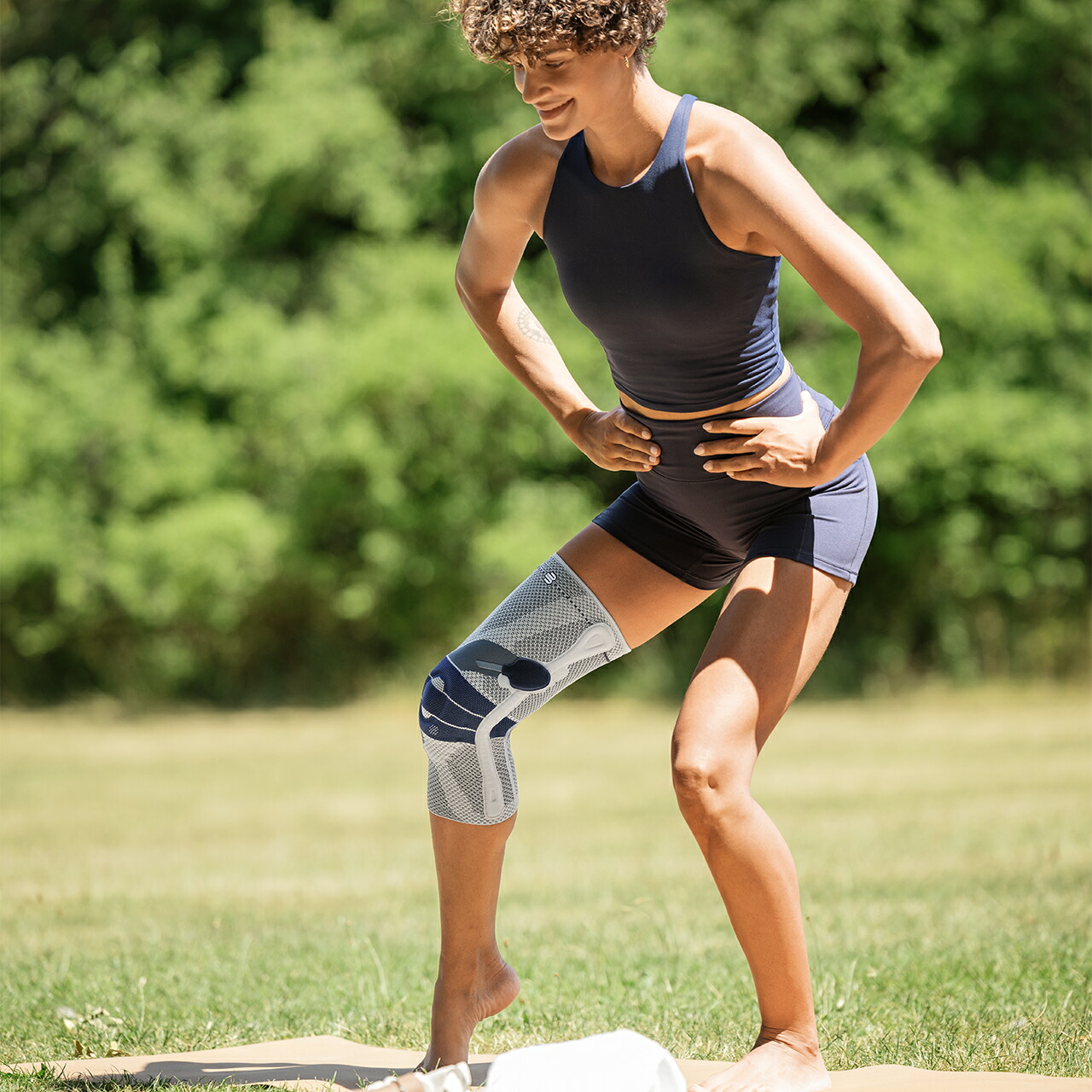 楽天市場】公式【BAUERFEIND】 バウアーファインド 膝用サポーター