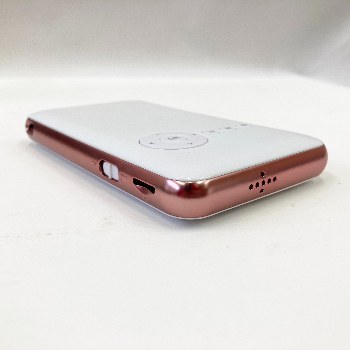 楽天市場】〇〇【中古】UENO-mono スマホ型 プロジェクター KABENI