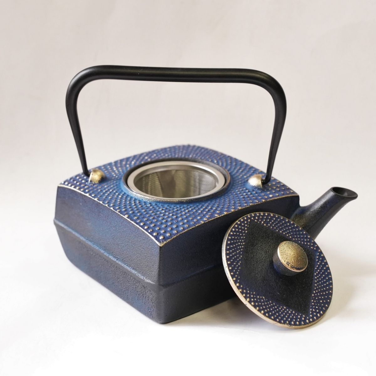 楽天市場】【家カフェ】南部鉄器 及富 鉄瓶兼用急須 正方角あられ