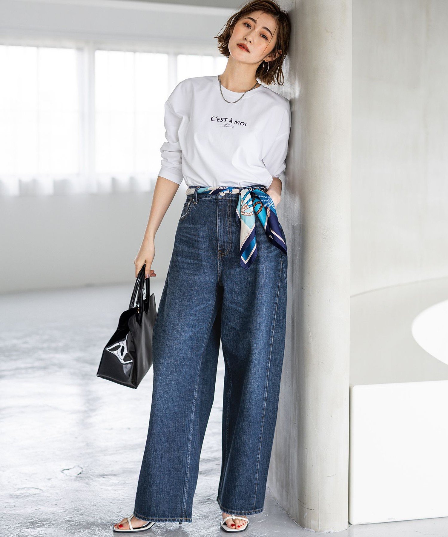 23区｜【見上愛さん着用/RED CARD TOKYO×23区】カーヴィー デニム