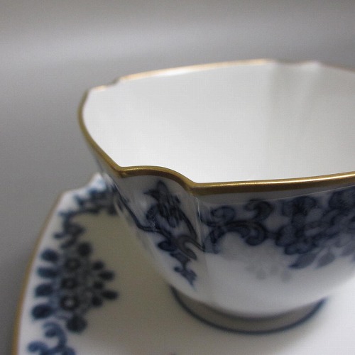 楽天市場】☆大倉陶園/OKURA 角型 カップ＆ソーサー 金彩/小花柄