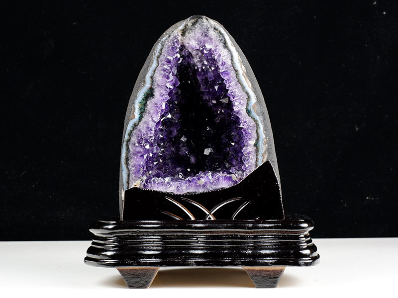 楽天市場】3.8Kg アメジストドーム ウルグアイ産 台座付属 ミニ