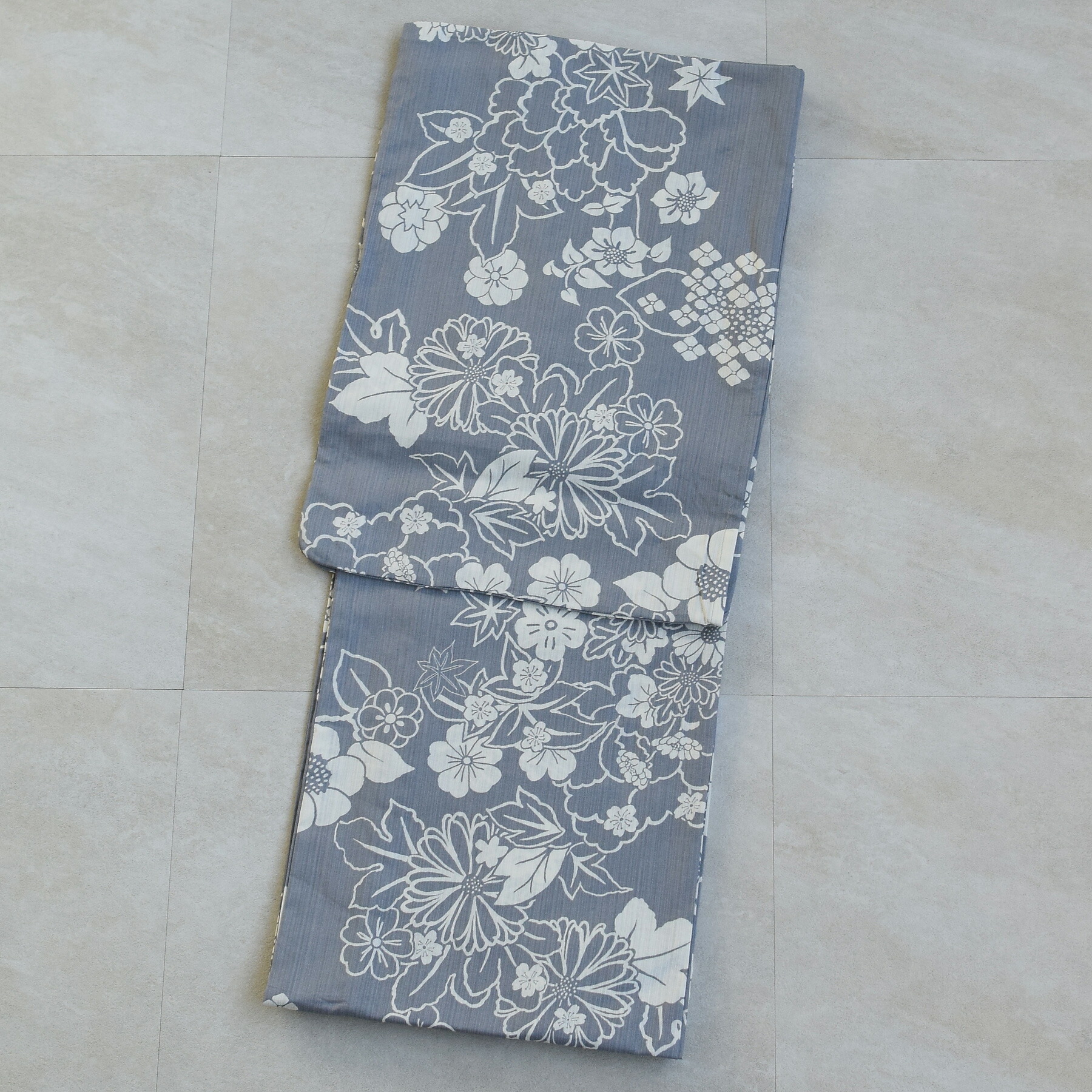 楽天市場】【utatane 高級変わり織 浴衣3点セット 上品グレーの古典花