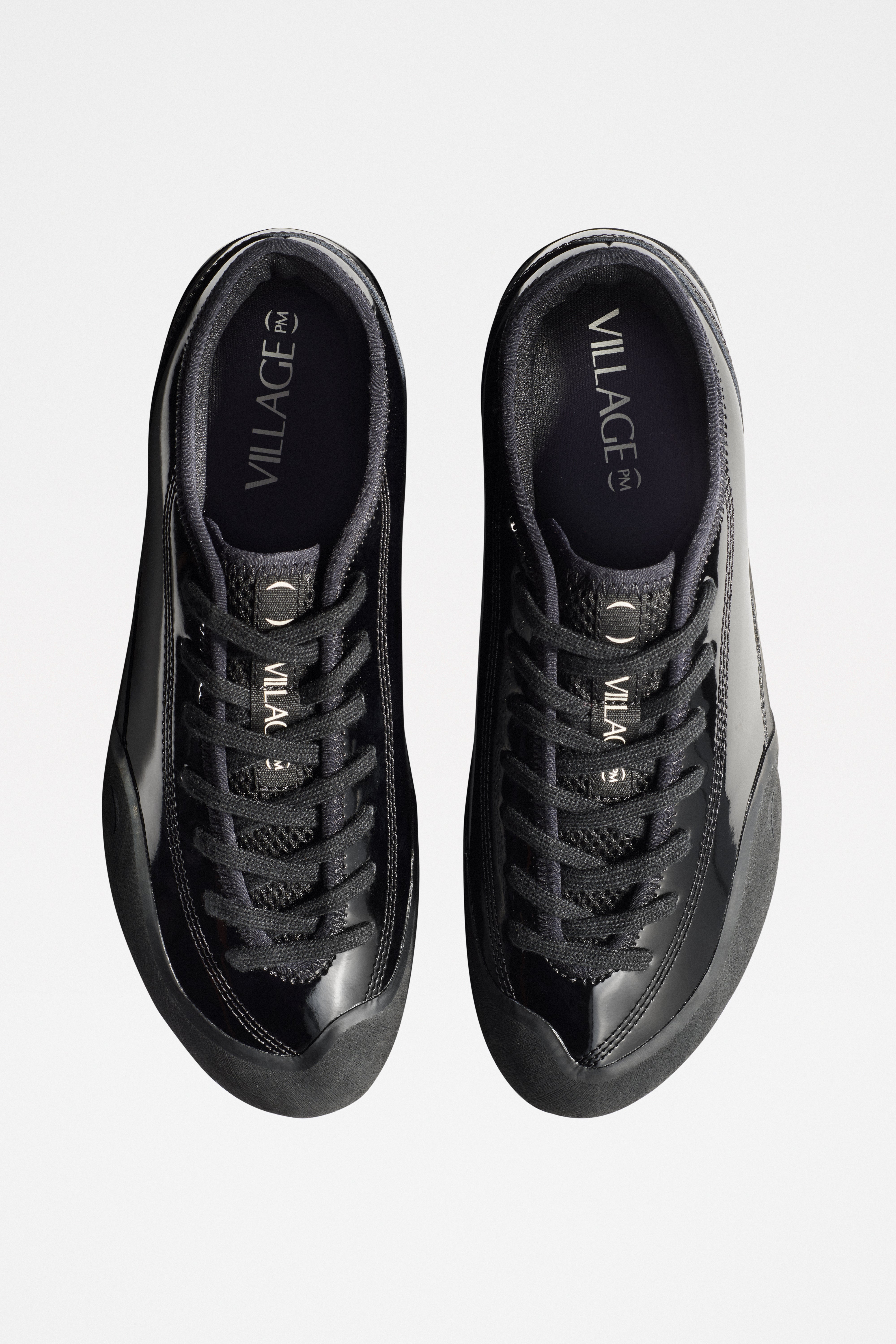 Village PM 1.30 PM Gloss Black / Natural Black – Très Bien