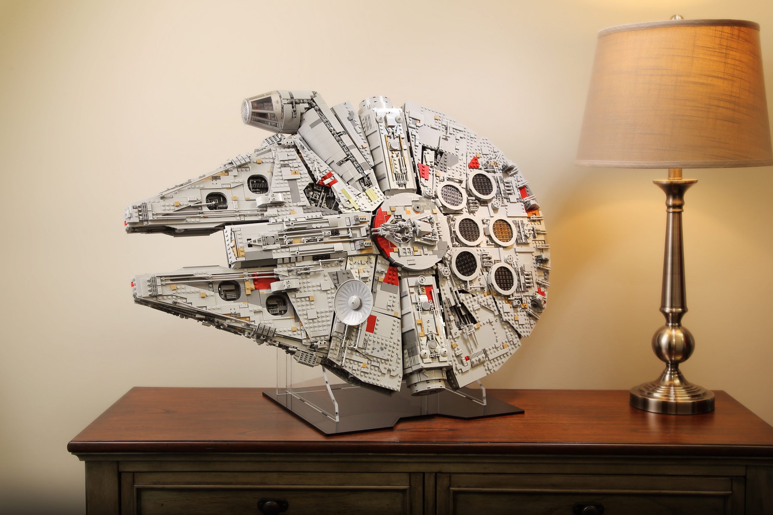 Display Stand for Star Wars™ UCS Millennium Falcon (75192