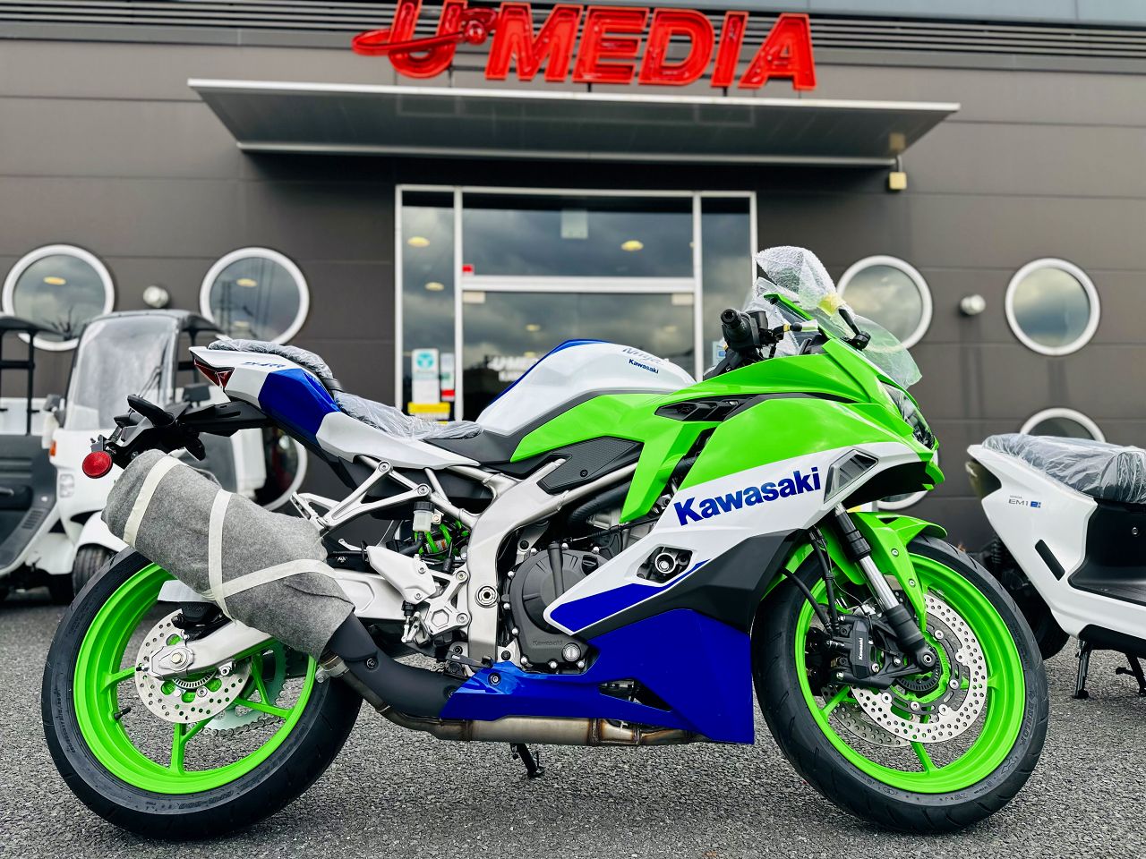 カワサキ「ZX-4RR 40th anniversary edition」！！ [最新情報] | U