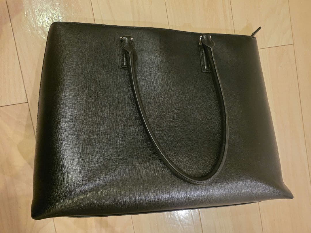 AUCENTIC Italian Saffiano Leather Tote