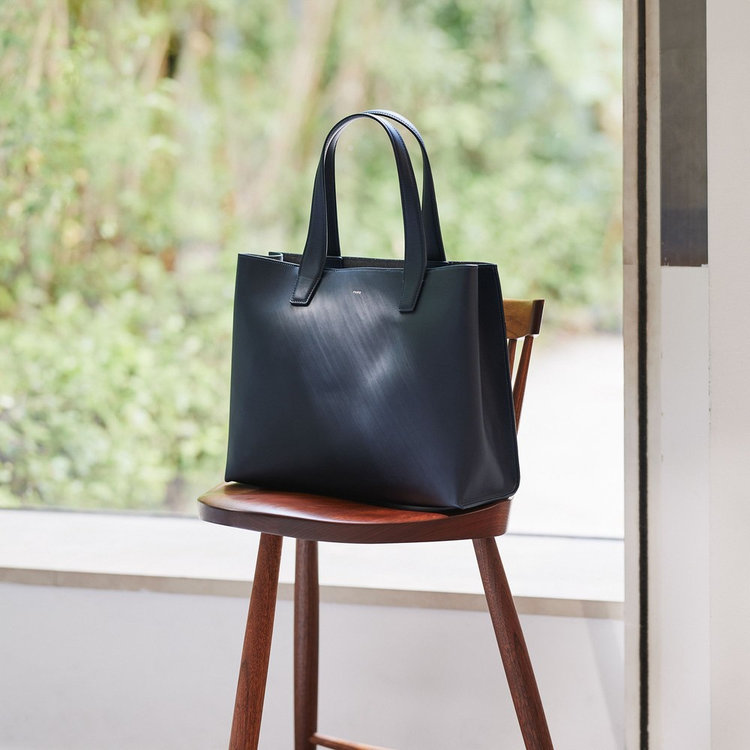 y*7様 FARO グリーン レザー トート Calma Tote TalI S y*7様 FARO