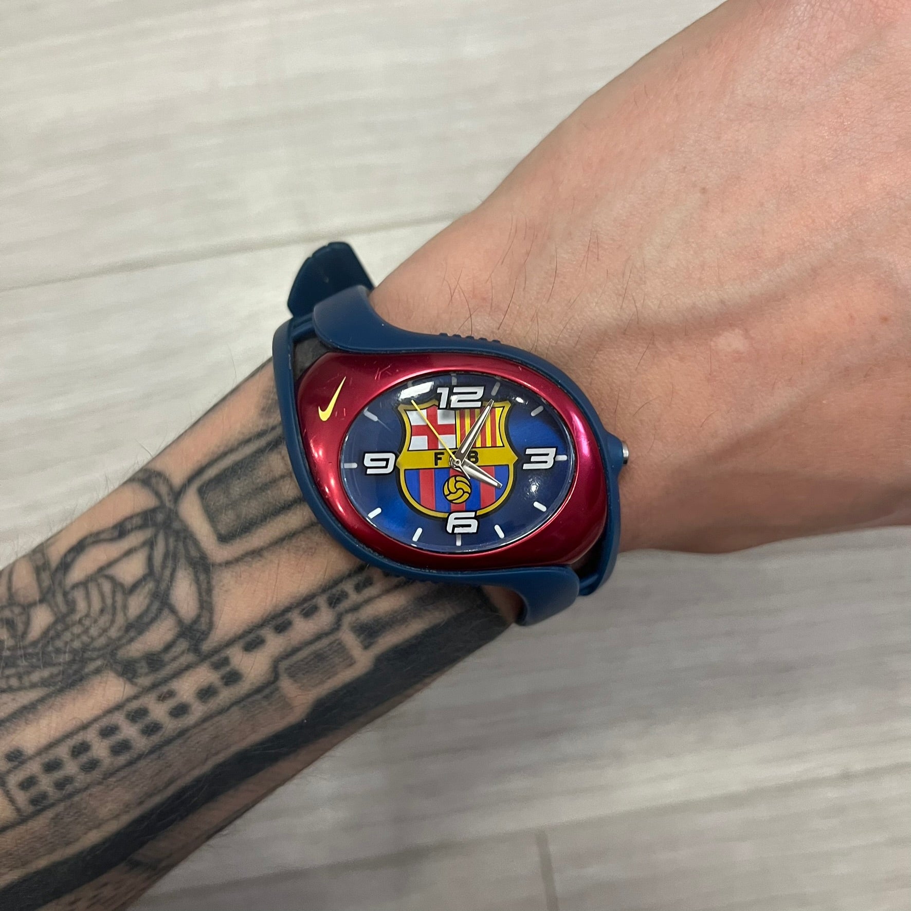 nike triax fc barcelona wk0008 analog watch – único13