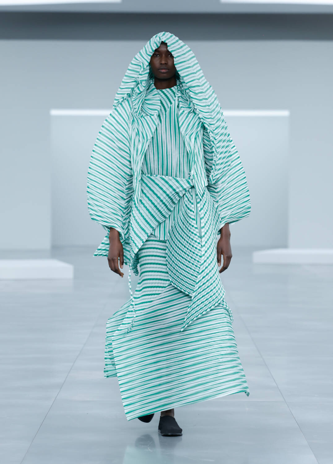 レア ISSEY MIYAKE FETE 長袖 赤/白 Issey Miyake: Ready-To-Wear 25