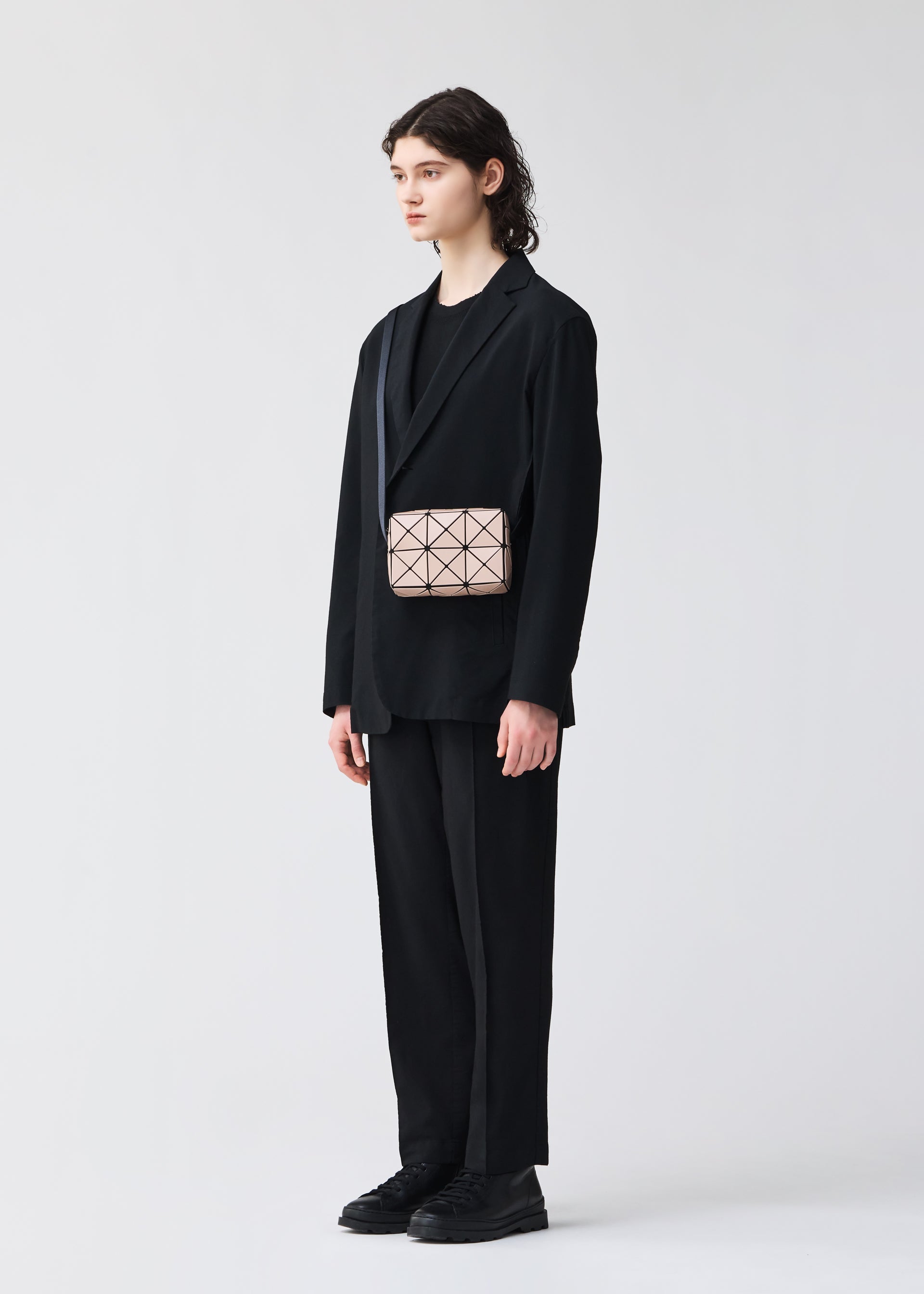 SHOULDER BAGS – ISSEY MIYAKE ONLINE STORE