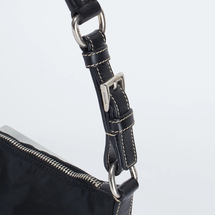 PRADA プラダ アクセサリーポーチ 三角ロゴ ブラック Optiファスナー